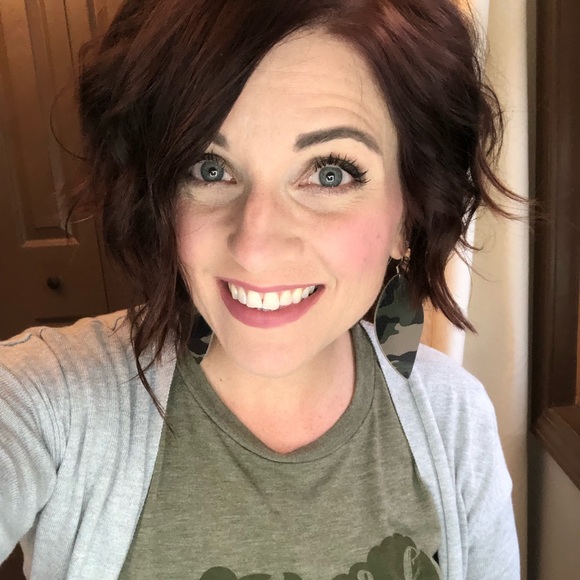 Meet your Posher, Stephanie - Picture 1 of 1